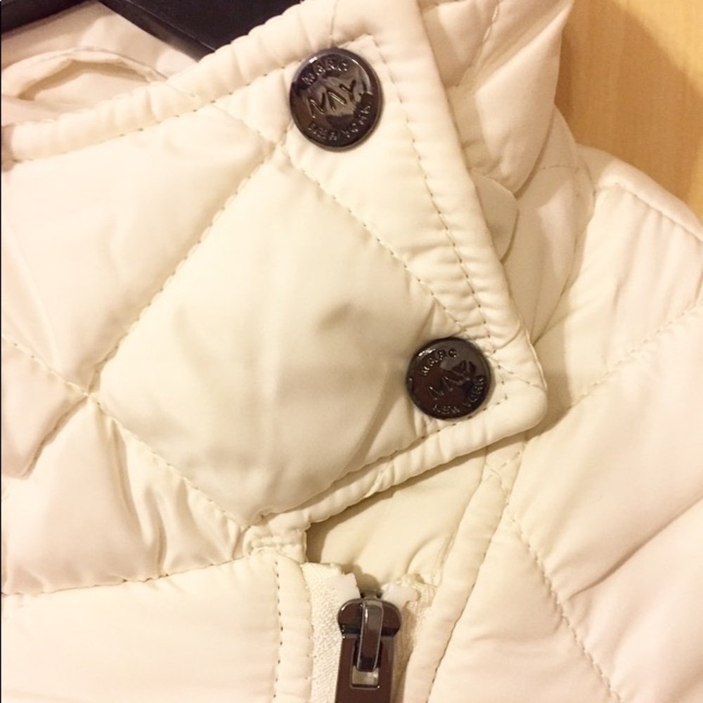 White Andrew Marc jacket detachable sleeves - Picture 2 of 3